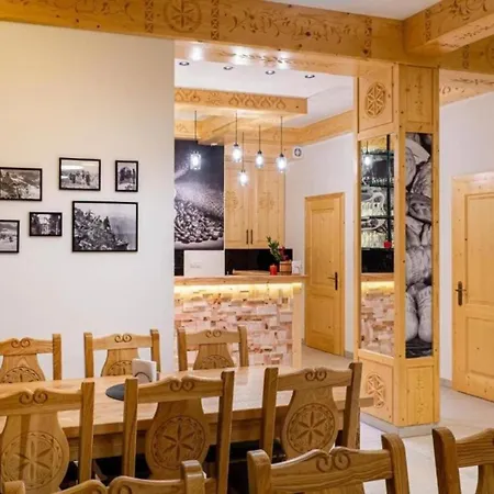 Taternik - Mountain View - Family Room&101 *